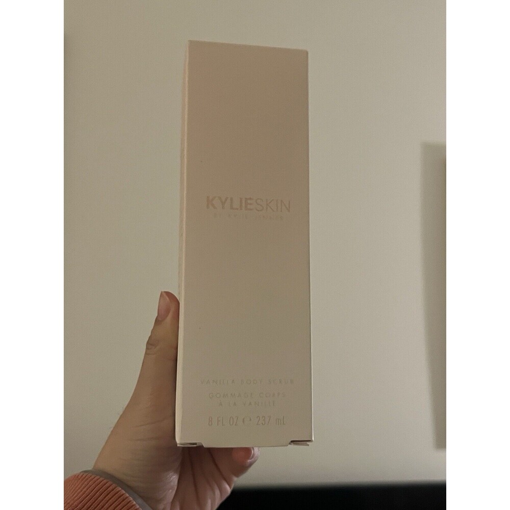 KylieSkin by Kylie Jenner Vanilla Body Scrub 8 Fl oz / 237 ml NIB